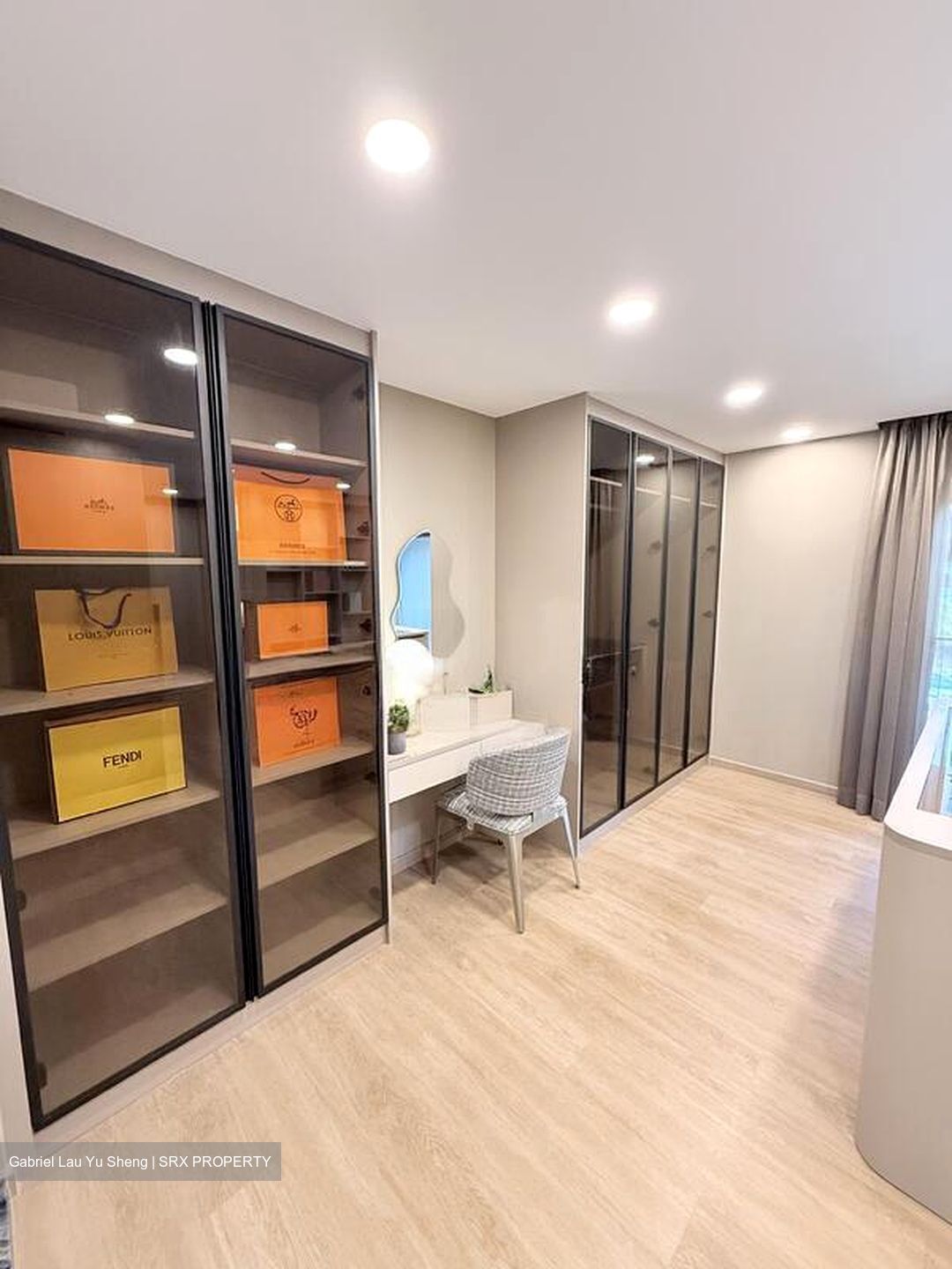 Shrewsbury Road (D11), Terrace #521089861